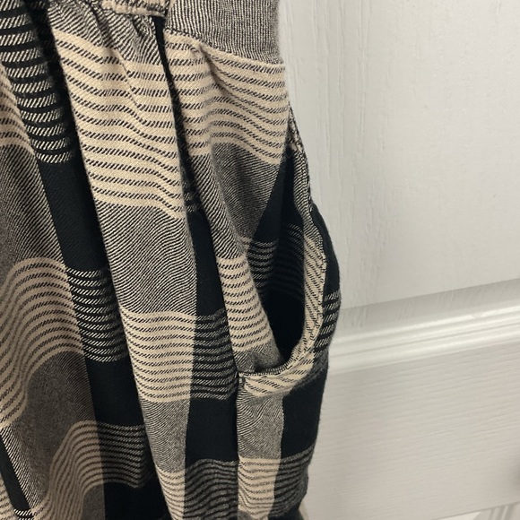 Pre-Owned Hollister Women’s Light Weight Tan & Black Checkered Romper, Size S - Picture 5 of 13